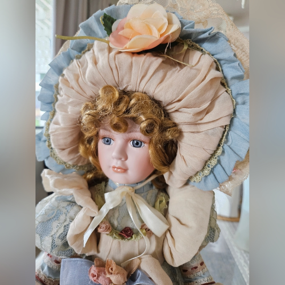Collectable Doll - Picture 9 of 14